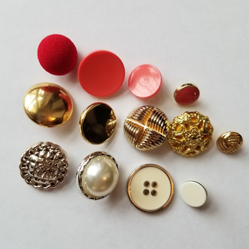 ❗Vintage Jackie Kennedy Style Gold and Peach Buttons❗